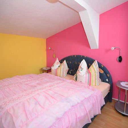 Holiday Home In Neustadt Am Rennsteig With Pond Extérieur photo