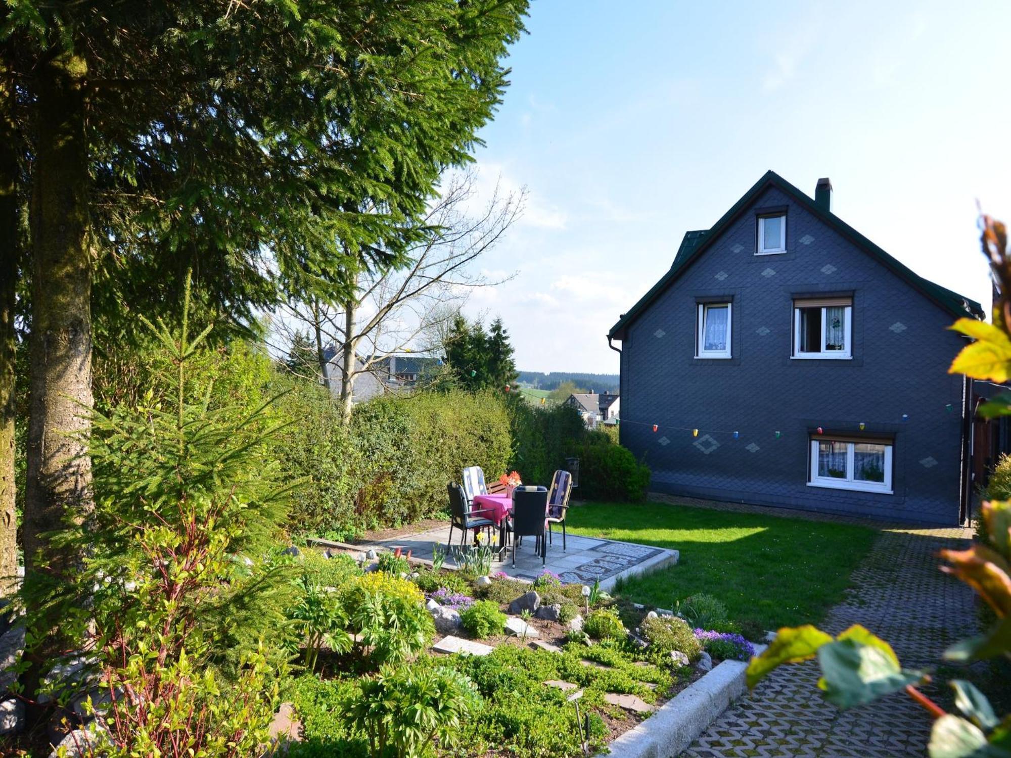 Holiday Home In Neustadt Am Rennsteig With Pond Extérieur photo