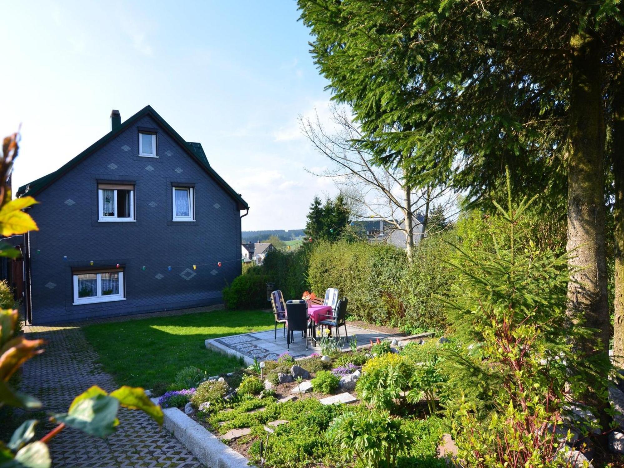 Holiday Home In Neustadt Am Rennsteig With Pond Extérieur photo