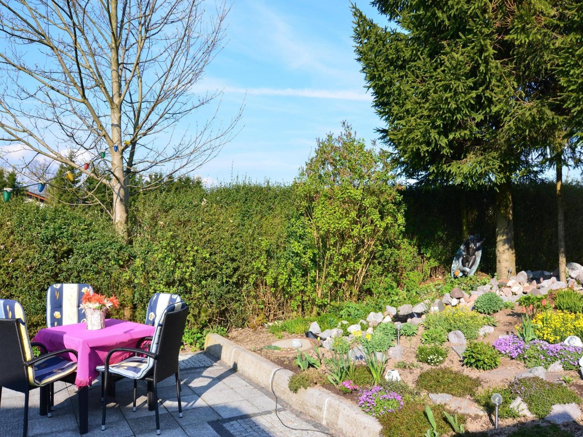 Holiday Home In Neustadt Am Rennsteig With Pond Extérieur photo