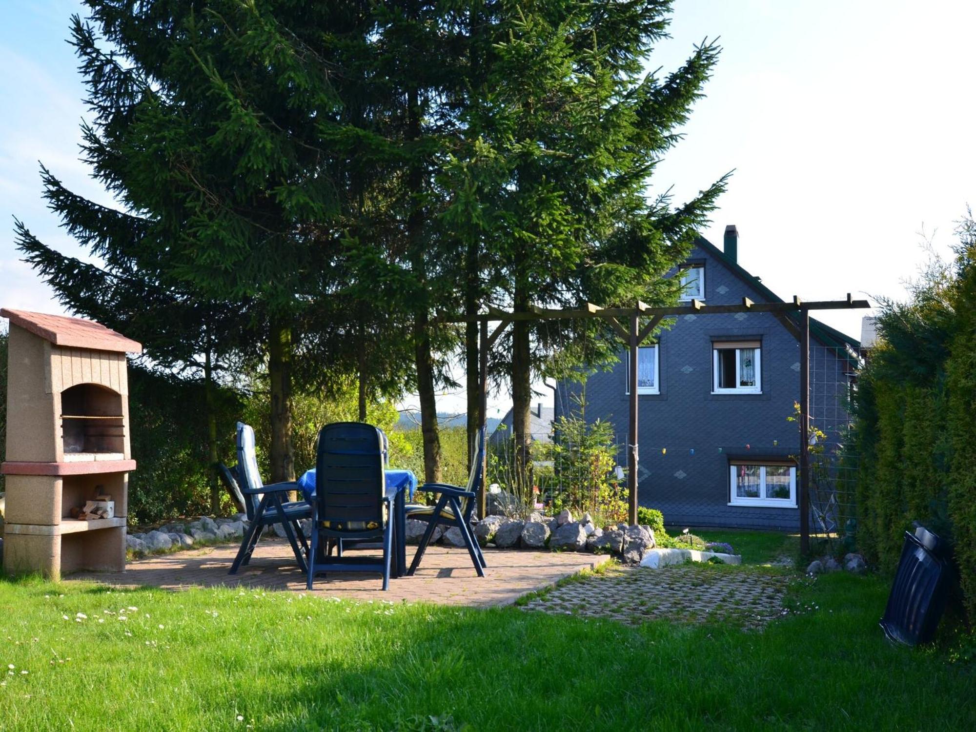 Holiday Home In Neustadt Am Rennsteig With Pond Extérieur photo